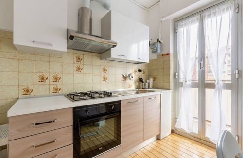 Gallaratese Apartment | Bright & Functional Bonola M1 Underground Apartment for Families