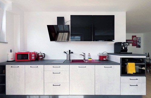 Wachtberg Apartment | bonquartier｜Design apartment with workspace and balcony/parking