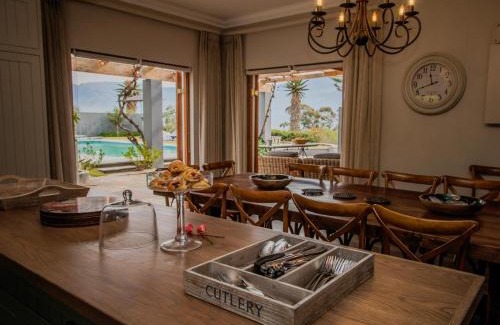 Scheepersrus Apartment | Bontebokskloof Manor: 4-Star Stay with Pool & Family Fun