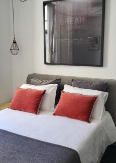 Paco De Arcos House | Kid-Friendly Bonvalot Guest House with 9/10 Rating