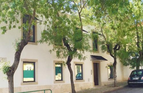 Paco De Arcos House | Kid-Friendly Bonvalot Guest House with 9/10 Rating