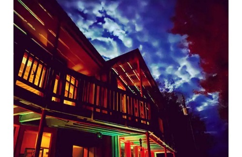 Afton House | Experience Boogie Nights Manor on VA's Scenic Brew Ridge Trail