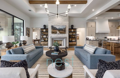 Driftwood House | Relaxing Retreat with Pool, Hot Tub & 16 Cozy Queen Beds