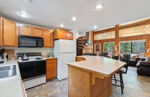 Whitefish Condo | Experience Bliss: Home with Pool, Hot Tub & Tennis Courts