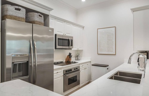 Watercolor Condo | Discover Park District: Scenic Views & 2 Adult Bikes!
