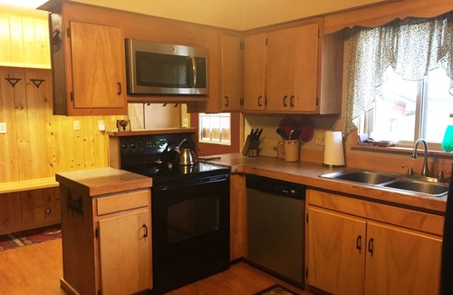 West Yellowstone House | Steps from Yellowstone: Book Your Ideal Summer Retreat!