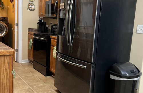 Springfield House | Essential Stay: Family-Friendly Retreat Near Nashville