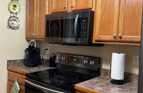 Springfield House | Essential Stay: Family-Friendly Retreat Near Nashville