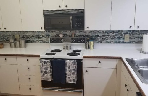 Pawleys Island Condo | Family-Owned Retreat with Oceanfront Views & Spa Delights