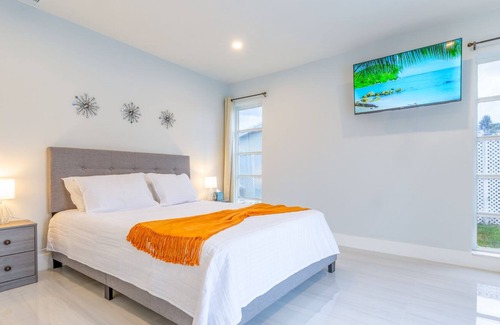 Margate House | Relaxing Retreat with Pool, Beach Access & BBQ Facilities