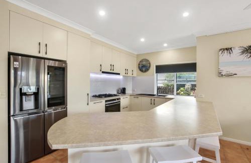 Golden Beach House | Family-Friendly Stay at Booker Parade 22 Golden Beach