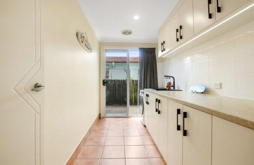 Golden Beach House | Family-Friendly Stay at Booker Parade 22 Golden Beach