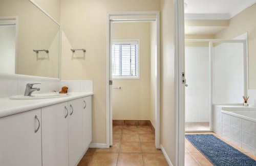 Golden Beach House | Family-Friendly Stay at Booker Parade 22 Golden Beach