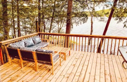 Baysville Cottage | Experience Vibrant Fall Colors at Our Family-Friendly Hotel