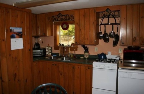 Farmington Falls Cottage | Book Your 2024 Escape: Lakefront Dog-Friendly Retreat
