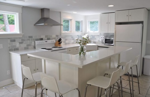 Spring Lake Cottage | Book Your Summer Getaway: Perfect for Families & Breakfast