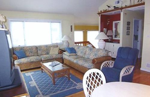 South Beach Haven House | Book Your Dream Getaway: 9.8 Rated Home with Pool!