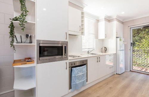 Blueys Beach House | Family-Friendly Boomerang Point Apartment with Great Reviews