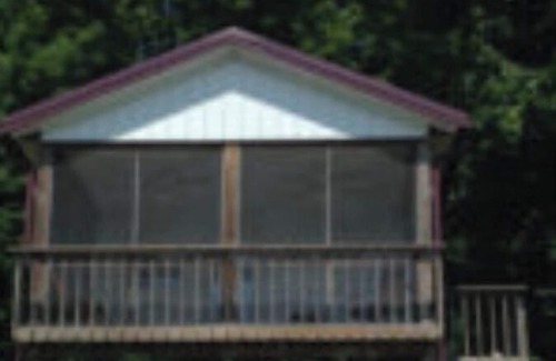 Perks Cabin | Boondocks Cabin: Guest Rated 9/10, Pet & Child Friendly