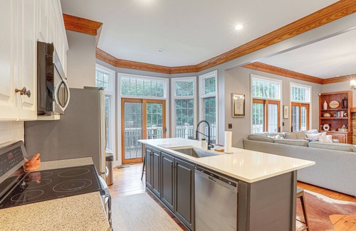 Boone House | Pet-Friendly Boone Home with Hot Tub Near App Ski & Sugar Mtn