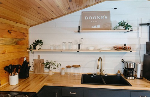Pine Ridge Cabin | Cozy Boone's Bluff Retreat with Firepit & Ocean Views