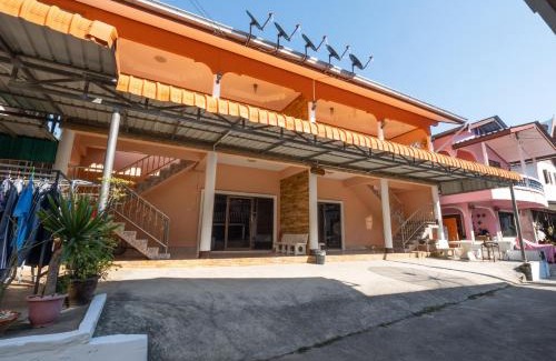 Pranburi Apartment | Cozy Boonsong Guest House with Ocean View & Pet-Friendly Stay