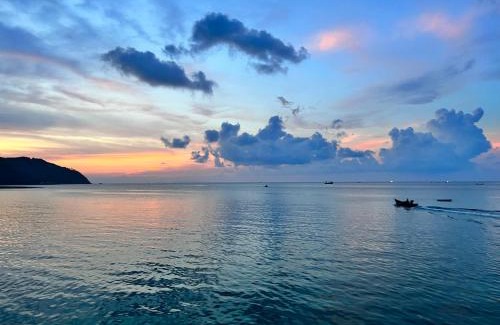 Chaloklum House | Guest Rated: Boonya Swiss Home with Oceanfront Bliss