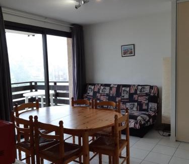 Reallon Apartment | Discover Boost Your Immo Chabrières with Pool Access