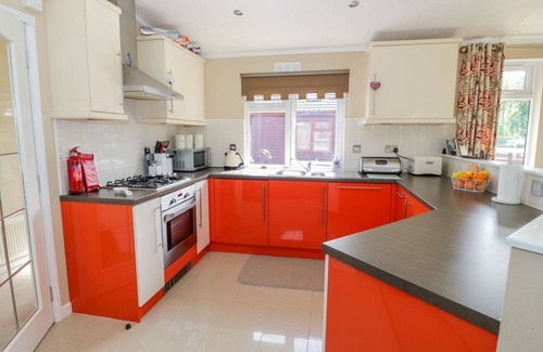 Stratford-upon-Avon Apartment | Booster's Lodge - Pet-Friendly Retreat with Excellent Amenities
