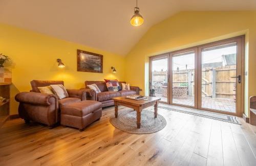 Heacham House | Family-Friendly Retreat at Bootleggers Barn - Rated 9/10