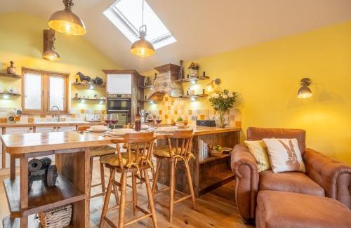 Heacham House | Family-Friendly Retreat at Bootleggers Barn - Rated 9/10