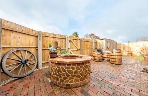 Heacham House | Family-Friendly Retreat at Bootleggers Barn - Rated 9/10