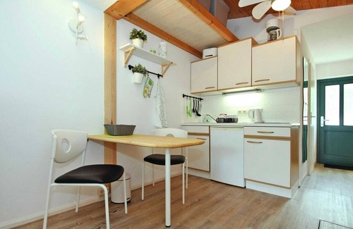 Mirow House | Cozy Boathouse in Mirow with Covered Terrace & Breakfast