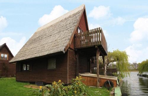 Teterow House | Pet-Friendly Bootshaus in Teterow with Family Amenities