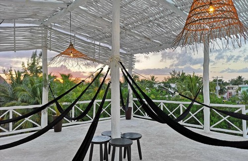 Isla Holbox House | Budget-Friendly Boox Casa with Pool and Accessibility Features