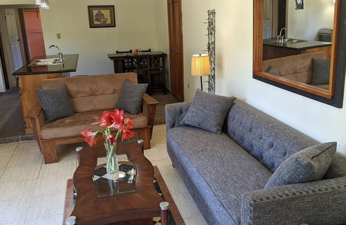 Boquete House | Scenic Boquete Panama CV3: Walk to Town & Enjoy Nature