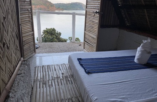 Coron Resort | Relax at Borac Bay View: Family-Friendly with Spa & Breakfast