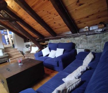 Borau House | Relaxing Retreat: BORAU - Casa with Garden & BBQ Area