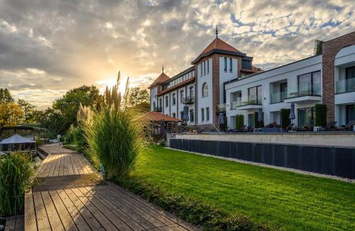 Bekesszentandras Hotel | Relax at Bordűr Wellness Hotel with Ocean View & Spa