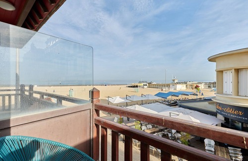 Trouville-sur-Mer Apartment | Oceanfront Studio with Breathtaking Sea Views