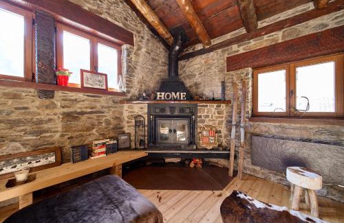 L'Aldosa de Canillo Ski Chalet | Pet Friendly Borda Climent: A 4-Star Family Retreat