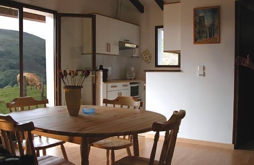 Dantxarinea Cottage | Discover Bordak 2: Ocean View & Spa in Urdazubi