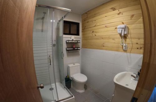 Malalcahuello Ski Chalet | Pet-Friendly BordeArroyo Malalcahuello with Hot Tub Amenities