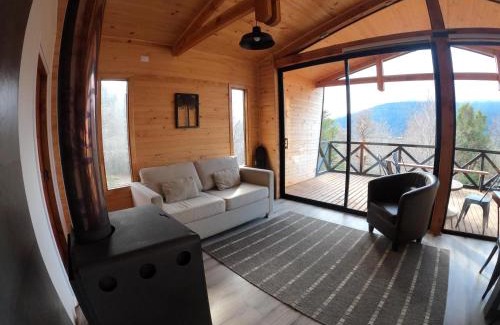 Malalcahuello Ski Chalet | Pet-Friendly BordeArroyo Malalcahuello with Hot Tub Amenities