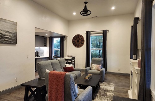 Lodi House | Dog-Friendly Bordeaux Bungalow Near Downtown with Pool