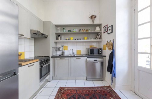 Saint-Michel Apartment | Bordeaux historic center balcony and parking 20€/d