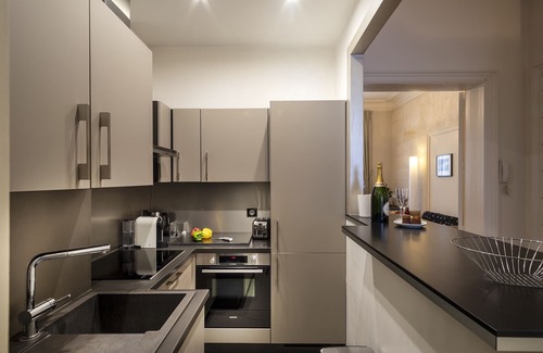 Cauderan Apartment | Exceptional Bordeaux Apartment with Kitchen & Breakfast Included