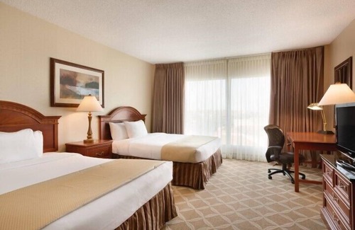 Lloydminster Hotel | Family-Friendly Border Inn and Suites with Pool & Dining