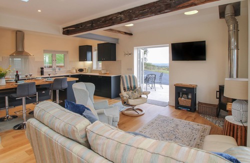 Halfway House House | Border View Lodge: Family-Friendly Retreat with Hot Tub