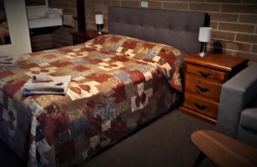 Tatiara Hotel | Welcoming Bordertown Motel: Pet-Friendly & Family Amenities